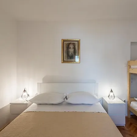 Drago Kovacic شقة