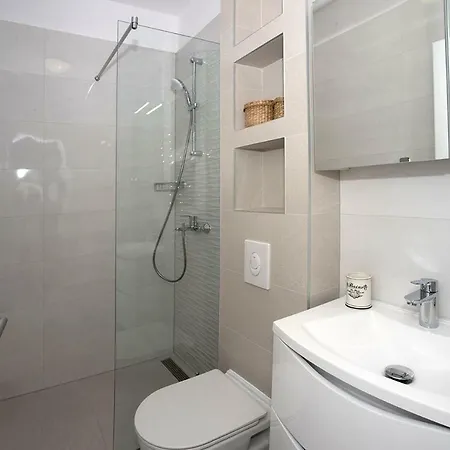 Drago Kovacic أوميس