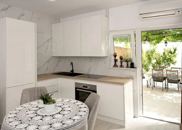 Drago Kovacic Διαμέρισμα Omiš